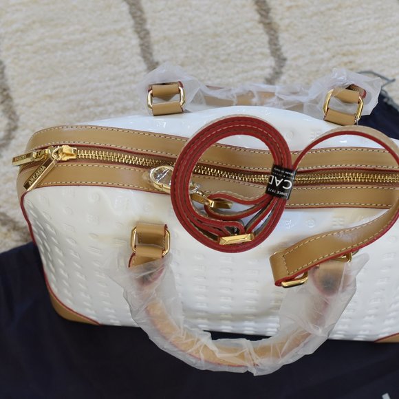 NEW! Arcadia dome satchel crossbody White Bag - Picture 12 of 16